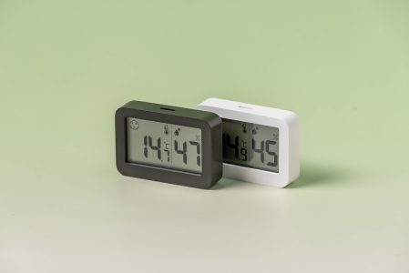 Hygrometer met temperatuurmeter binnen